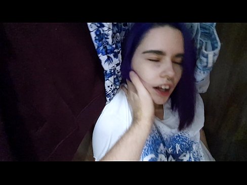 ❤️ 在衣柜里发现我的妹妹并帮助她射精 at porn zh-cn.ixiporn.ru